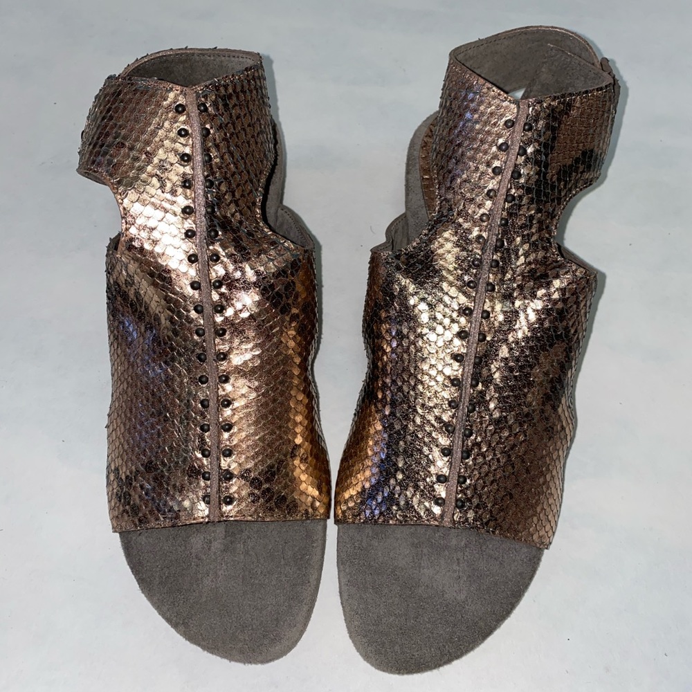 Leather wedge sandal